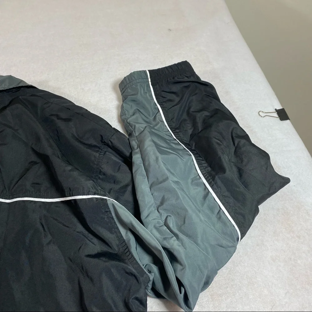 Reebok Jacket Men’s 2XL Zip Lined Jacket pockets Black gray light Windbreaker - Picture 10 of 14